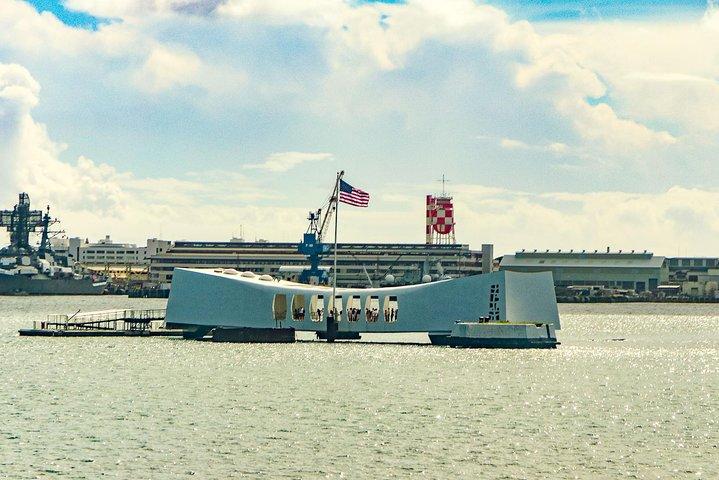 オアフ島の魅力 : パール ハーバー、アリゾナ記念館、ポリネシア カルチャー センター