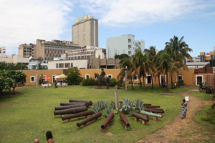 Tour Around Maputo City By Car