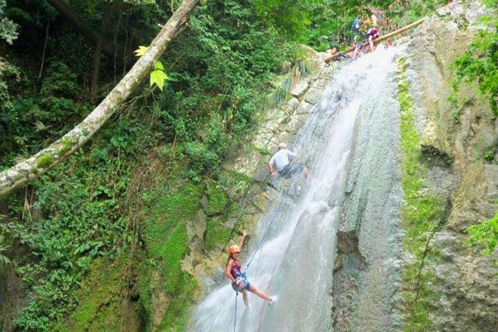 Canyoning with private transportation from Bogota