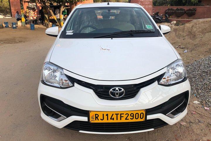 Privévervoer: Jaipur naar New Delhi Drop in AC Vehicle