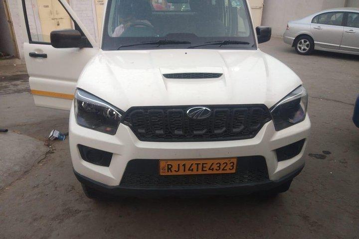 Trasporto privato: Jaipur a New Delhi Drop in AC Vehicle