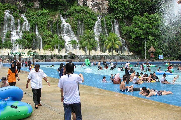Sunway Lagoon Admission Ticket with Pickup from Hotel