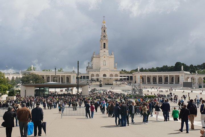 Private Tour Full Day Fátima - Porto - Óbidos - from Lisbon