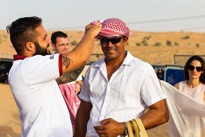 Dubai: Camel Desert Safari med autentisk emirat middag