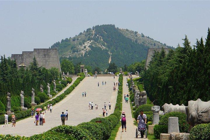 Excursão privada de um dia para o Templo Famen e o Mausoléu de Qian de Xian