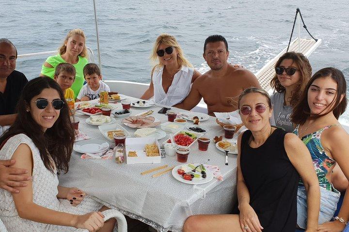 Breakfast Cruise In Bosphorus With Private Yacht