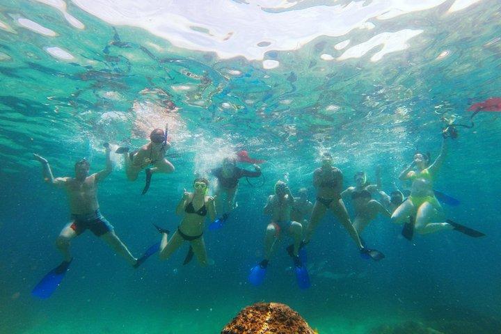 Lands End Luxury Sail and Snorkel Cruise em Cabo San Lucas