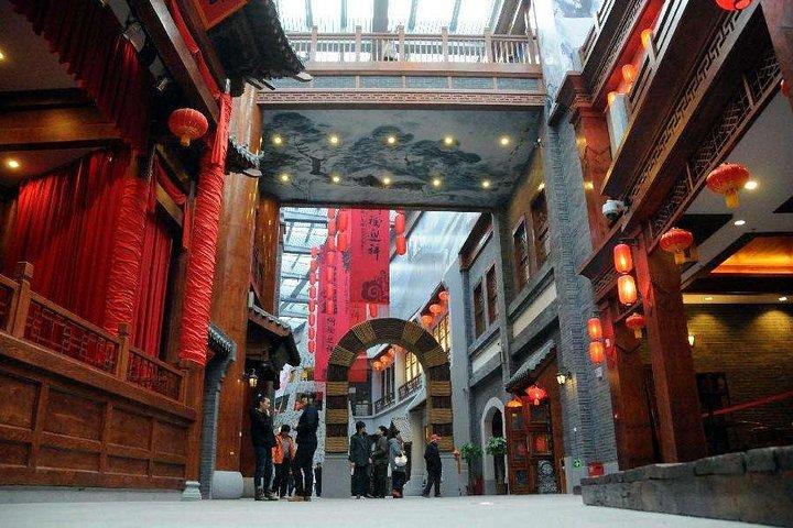 ハルビン広東古道および木彫り博物館の半日ツアー