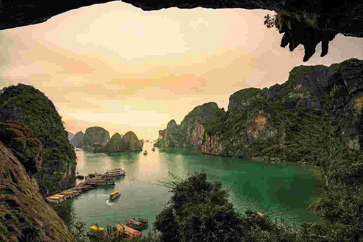 Selección de crucero de 1 noche en Halong, Bai Tu Long o Lan Ha Bay