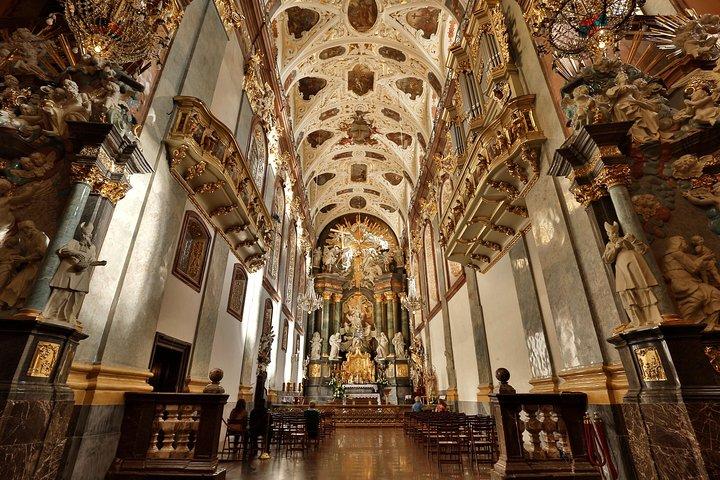 チェンストホバ - ヤスナ グラ修道院、クラクフからの定期グループ ツアー