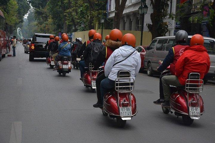 Hanoi Voltar Ruas Cidade Vespa Tours com Guia Feminino