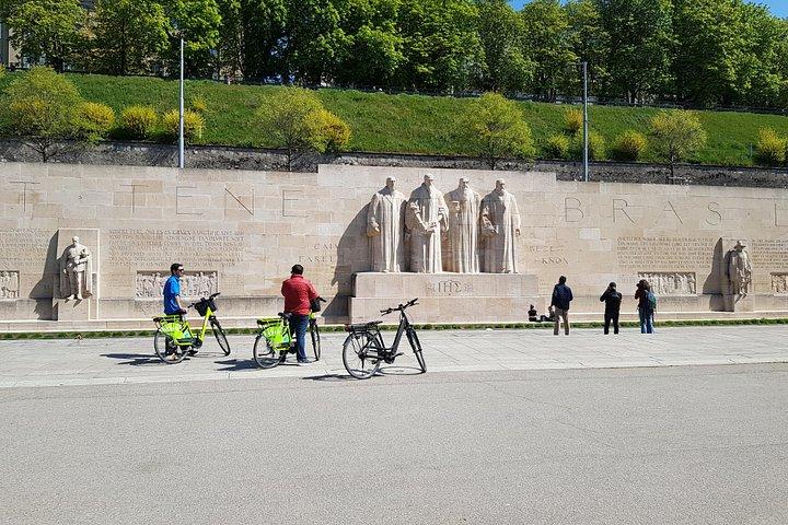 ジュネーブパノラマEバイクツアー国連広場と旧市街