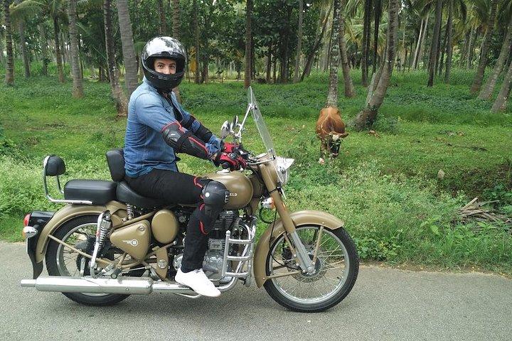 2 dages motorcykeltur fra Bangalore til Belur, Halebid & Shravanabelagola