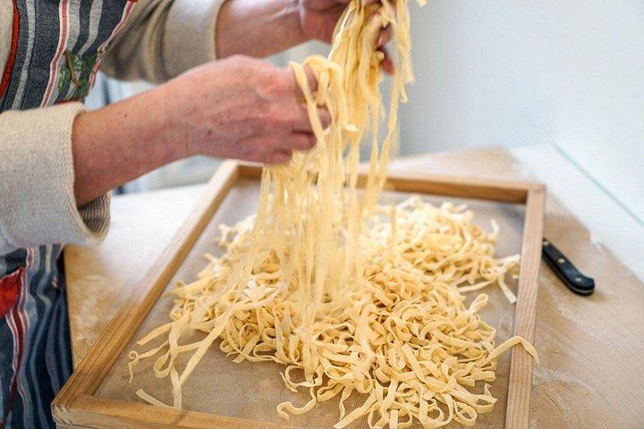 サン・ジミニャーノワイナリーでトスカーナパスタを調理–学び、料理し、味わう