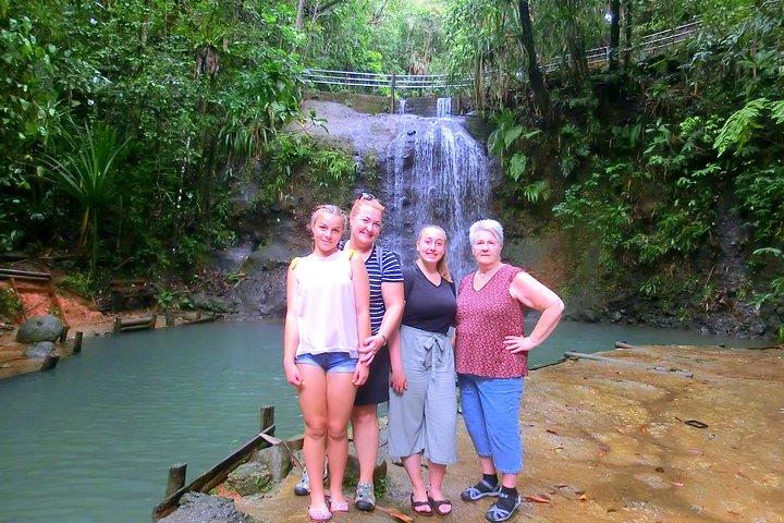 Tour privado de la naturaleza y la cascada de Suva