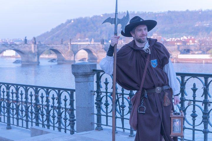 Middeleeuws Praag door de ogen van een nachtwaker