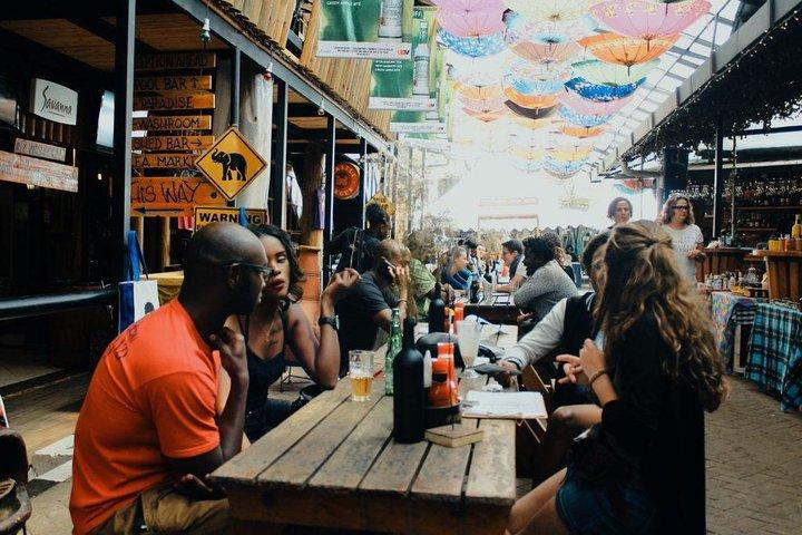 Soirée Happy Hour de Nairobi avec un bowling gratuit en option