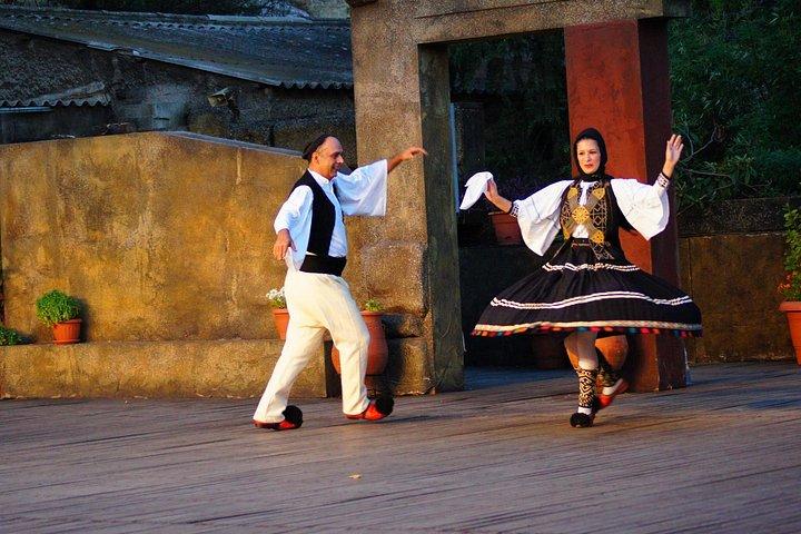 ギリシャ舞踊レッスンアテネのドラ・ストラトゥー劇場
