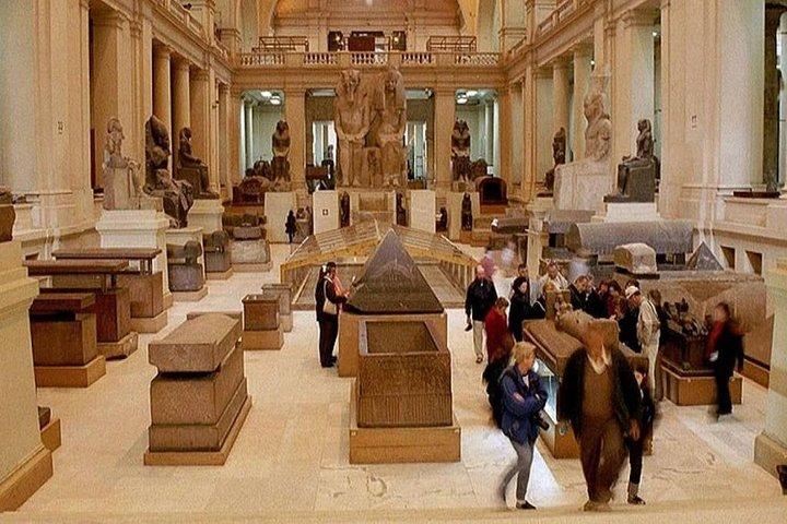 Private Full- Day Trip to Pyramids, Egyptian Museum & Khan el khallil