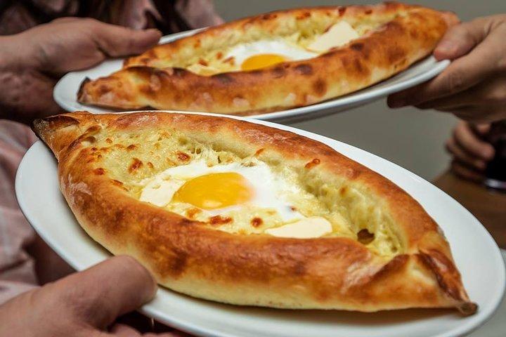 Cucini il vero Ajarian Khachapuri e Khinkali nello stile degli Highlanders
