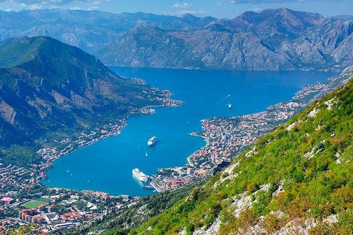 Lipa-grottens vilde skønhed inklusive Budva og Cetinje