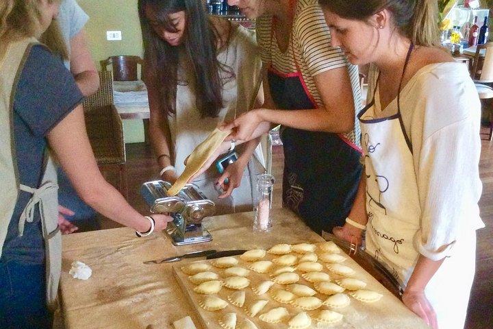 Cooking Class in a Florentine Villa with Transfer for small group