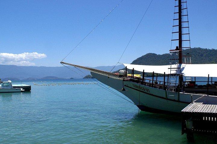 スクーナークルーズとランチ付きのアングラドスレイスとイルハグランデの日帰り旅行