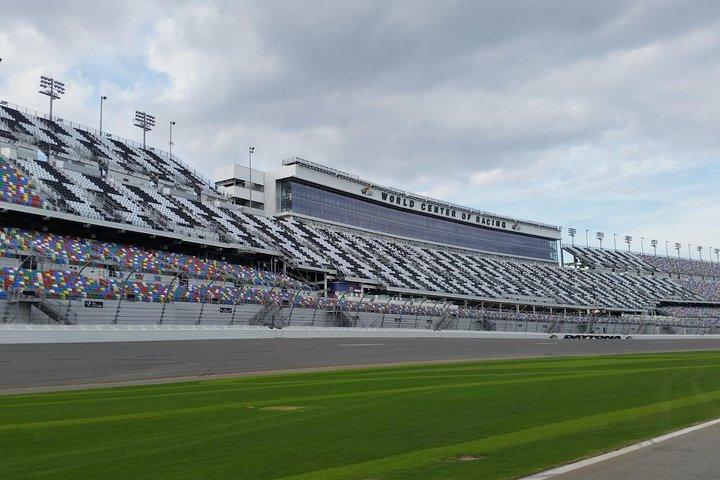 NASCAR Coke Zero 400 Renntag Pakete