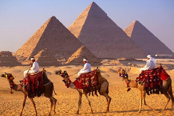 Private 2 Hours Camel Ride at Pyramids of Giza From Cairo
