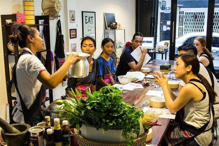 バンコクのPink Chiliでのタイ料理教室と市場見学ツアー