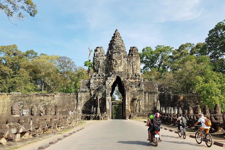 アンコール サンライズ、バンテアイ スレイ、ベン メリア寺院での 2 日間のプライベート ツアー