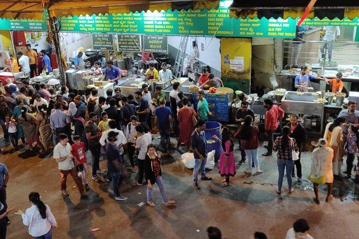 食の伝道師と行くバンガロールのストリートフードウォーキングツアー