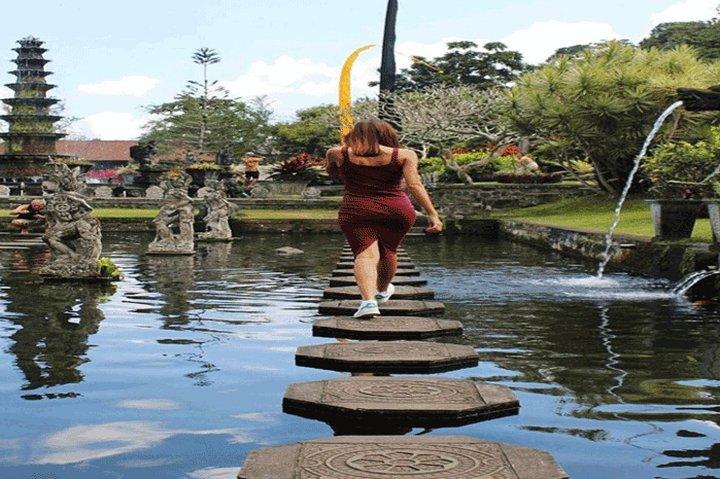 天国の門での日の出Lempuyang Bali