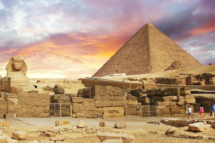 Tour to Pyramids & The Grand Egyptian Museum