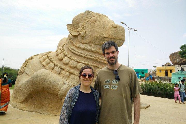 寺院の建築と絵画のためのバンガロールからレパクシへの日帰り旅行