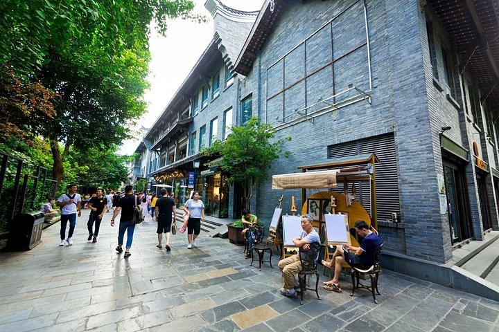 プライベートデイツアー：成都パンダ基地とダウンタウンウォーキングツアー