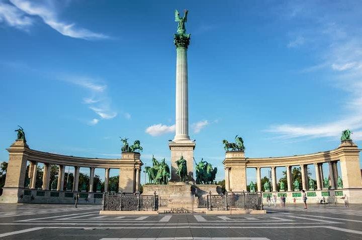 Excursion privée d'une journée à Budapest avec option déjeuner et croisière