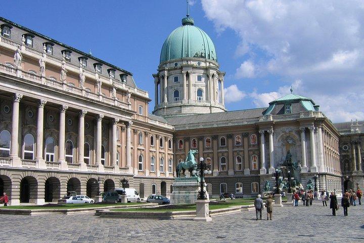 Budapest Private Arrival Transfer: Bahnhof zu Hotels