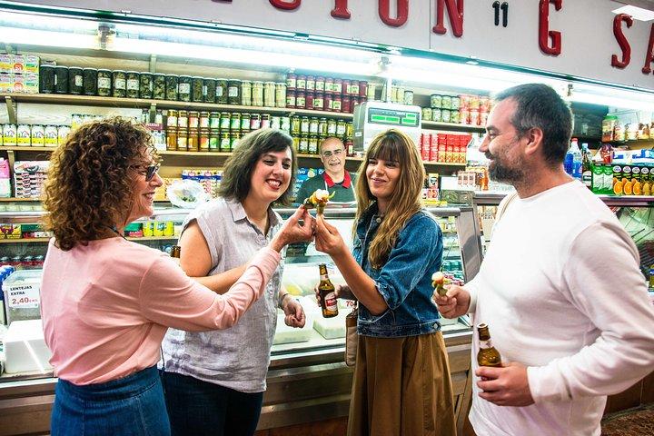 Churrosと近隣の市場でマドリッドフードツアー