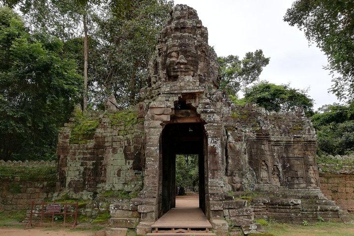 Private tours to Angkor Wat Sunrise, Angkor Thom & Ta Prohm