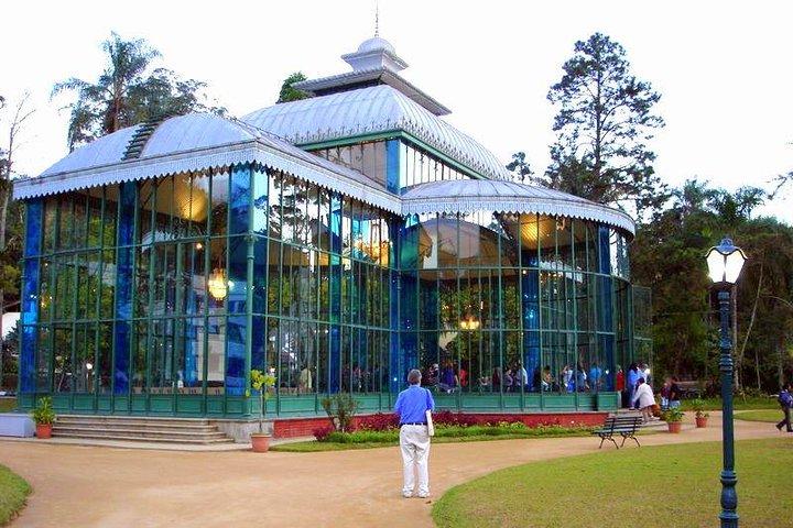 帝国博物館とオプションのランチとボヘミア醸造所を備えたペトロポリス シティ ツアー