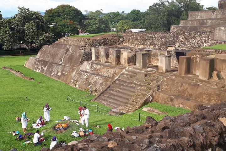 Visite du patrimoine maya : Joya de Cerén UNESCO Site & Tazumal Ruins