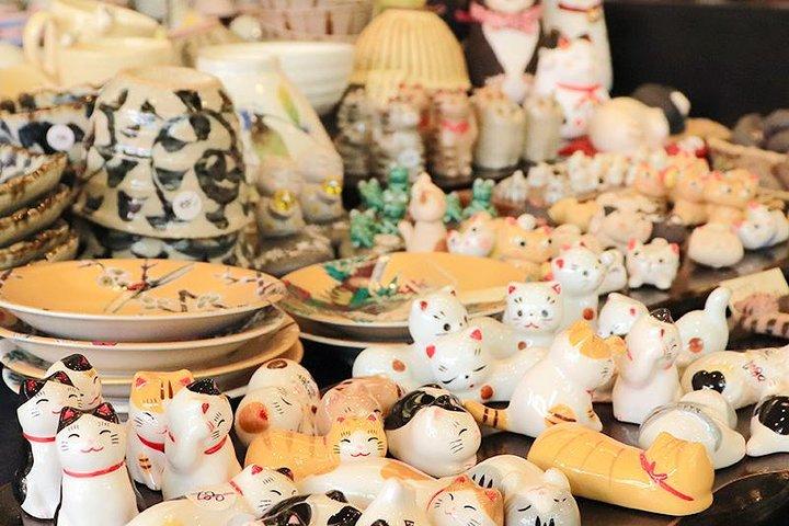 Experimente a antiga Tóquio local e comida tradicional em Yanaka Ginza