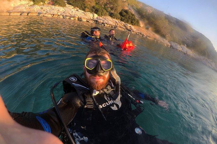Prueba el buceo en Atenas Primera experiencia submarina con PADI