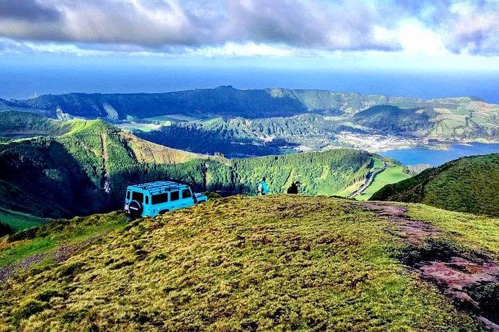 Uden for den slagne bane halv dag Sete Cidades Jeep Tour