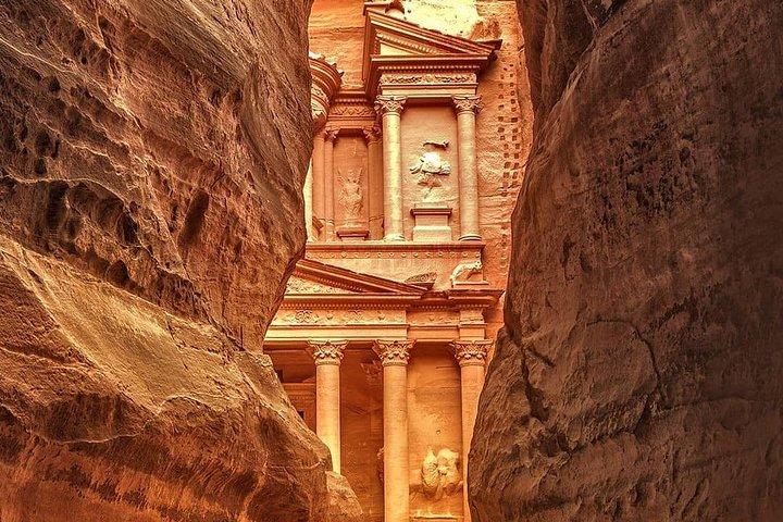 Transferência Privada Da Cidade De Amman Para Petra
