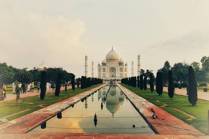 Taj Mahal und Agra Private Day-Trip von Delhi mit dem Zug