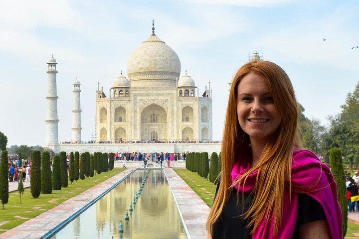 デリーからのオールインクルーシブプライベートTaj Mahal＆Agraツアー