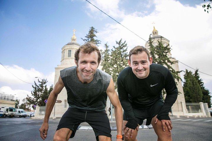 エルサレムランニングツアー - あなたのスニーカーでエルサレムのユニークな雰囲気を体験してください