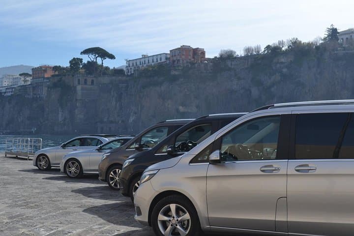 Private Transfer: Naples Hotel, Airport,Train Station to Positano